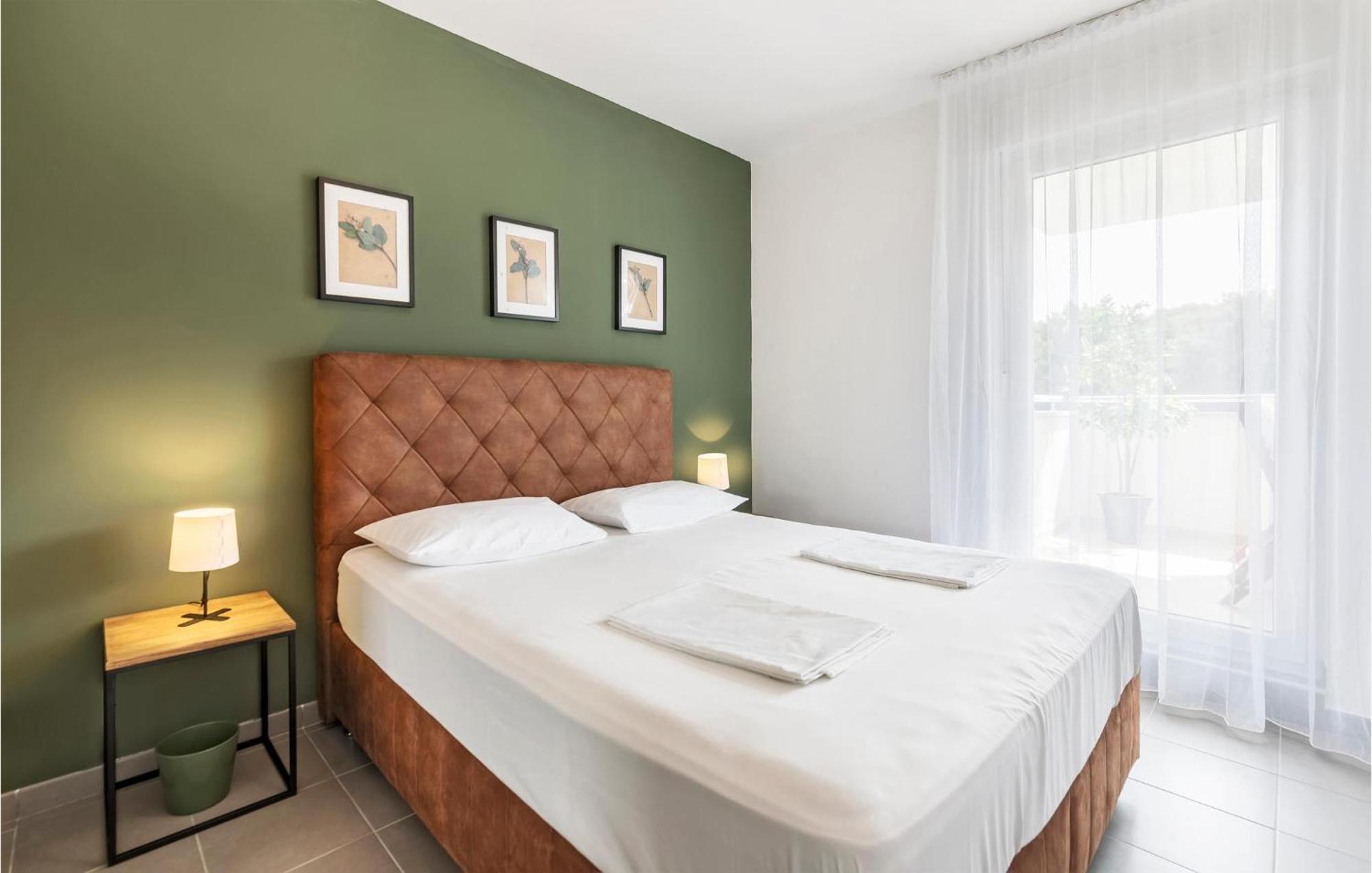 Amazing Apartment In Premantura With Kitchen Luaran gambar