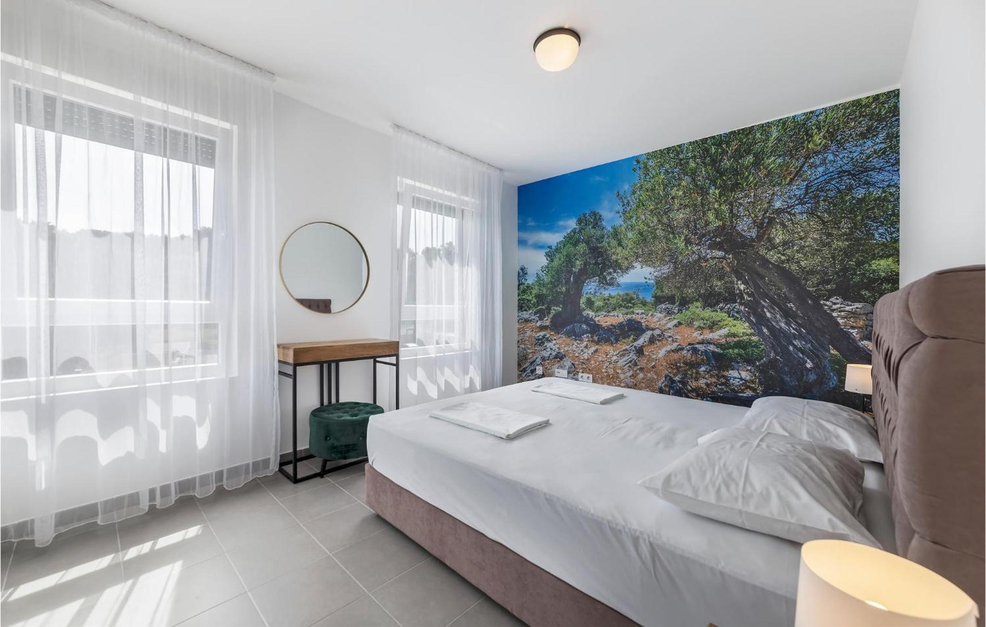 Amazing Apartment In Premantura With Kitchen Luaran gambar