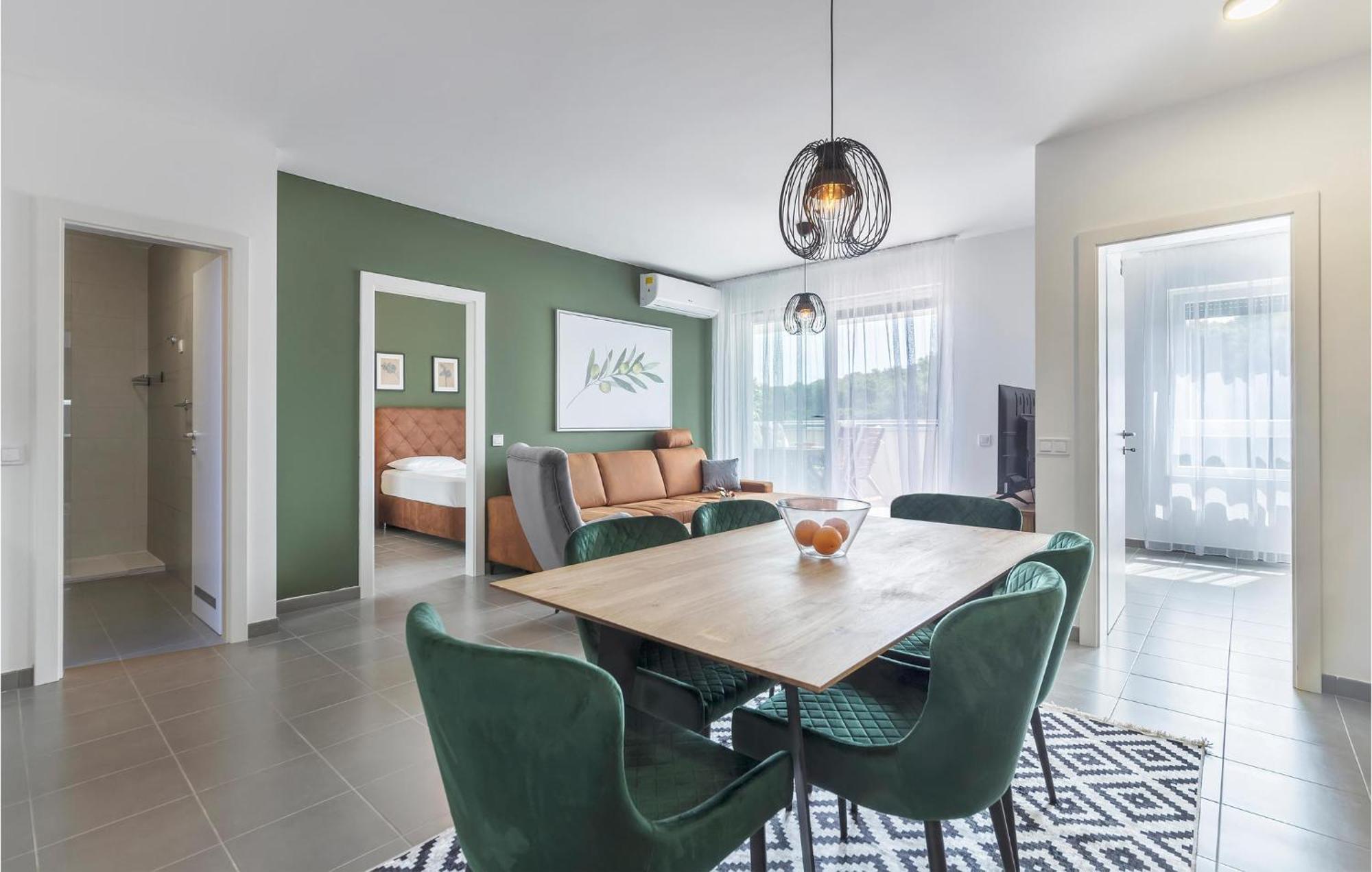 Amazing Apartment In Premantura With Kitchen Luaran gambar