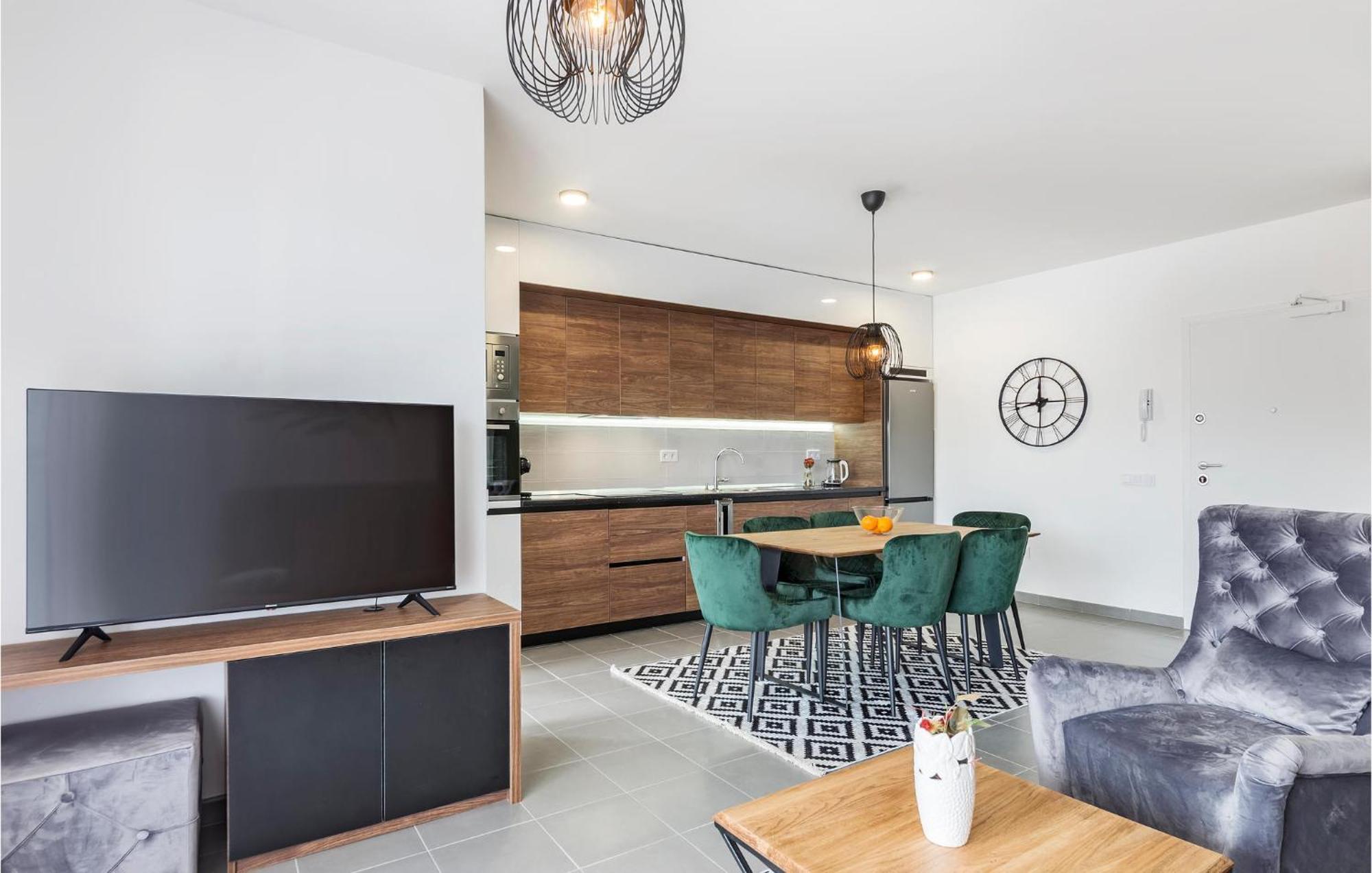 Amazing Apartment In Premantura With Kitchen Luaran gambar